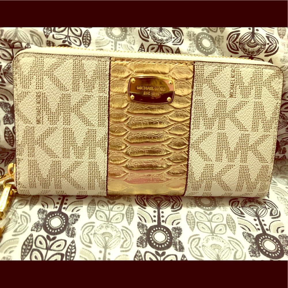 Michael Kors wallet